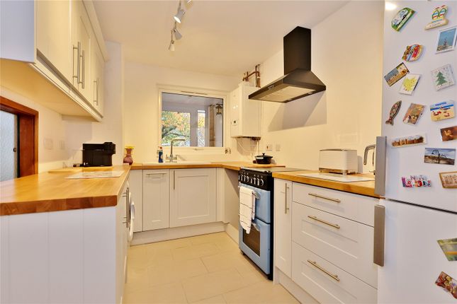 12, Semper Close, Woking photo 2