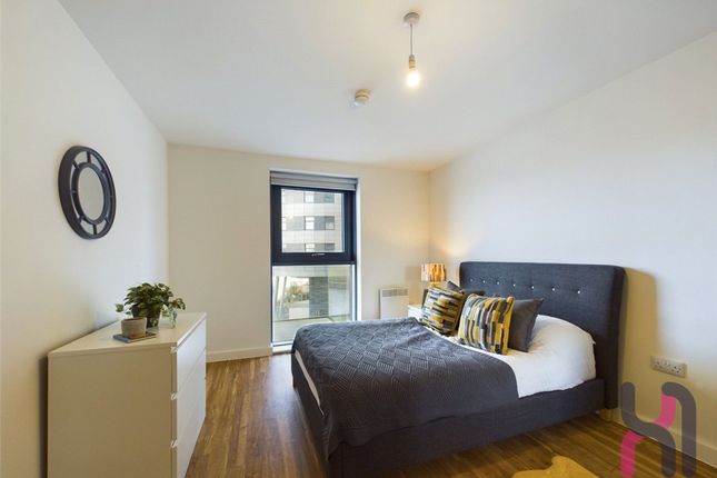1-bed flat on 804A Manchester Waters, 1 Pomona Strand, Manchester, £1,100/mo