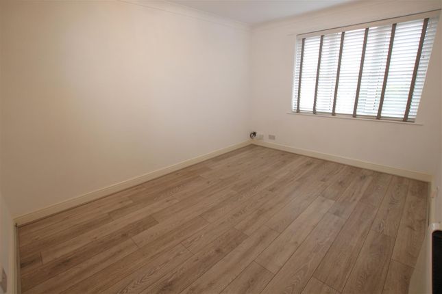 21, Porlock Place, Reading photo 4
