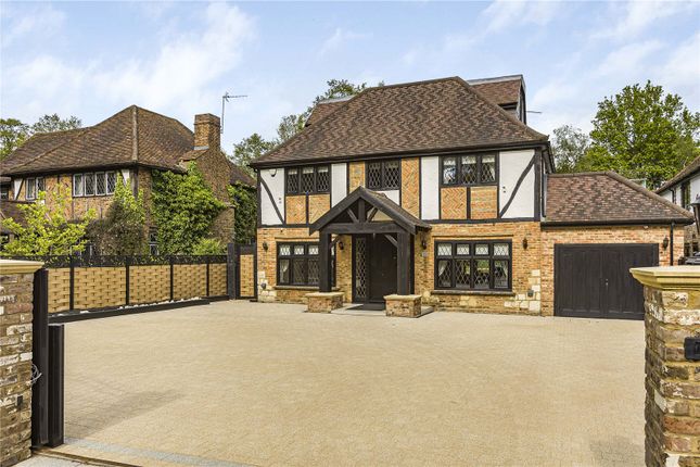 Thumbnail Detached house for sale in Great North Road, Brookmans Park, Hertfordshire