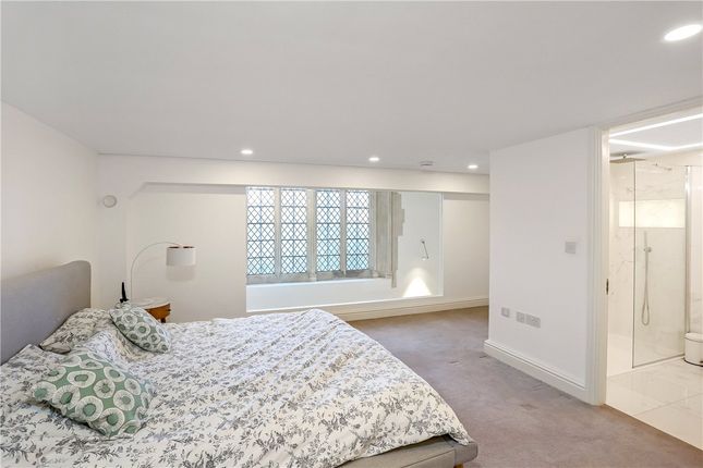 Maisonette to rent in Southgate Street, Winchester, Hampshire