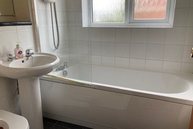 77, Tanyard Close, Horsham photo 4