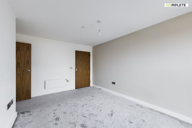 19.07 Rivergate, Wilburn Basin Ordsall Lane, Salford photo 5