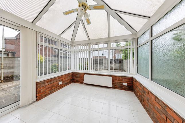 23, Brynmead, Llanelli photo 4