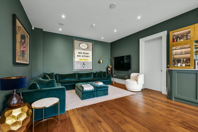 17, Sandown Avenue, Esher photo 4