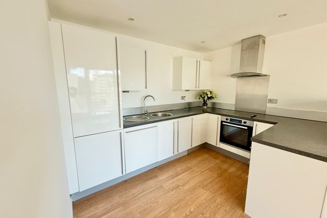 3, Albert Basin Way, LONDON photo 5