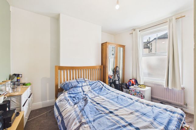 6 Dunalley Parade, Cheltenham photo 3