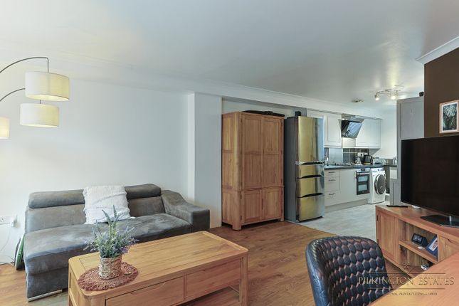 234 Fore Street, Devonport, Devon photo 4