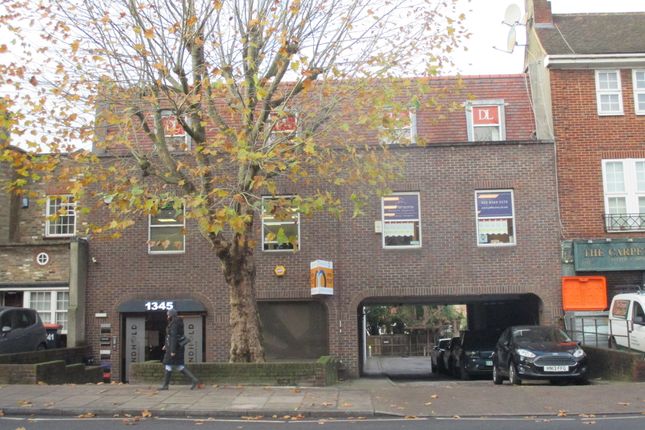 Office to let in High Road, Whetstone, London