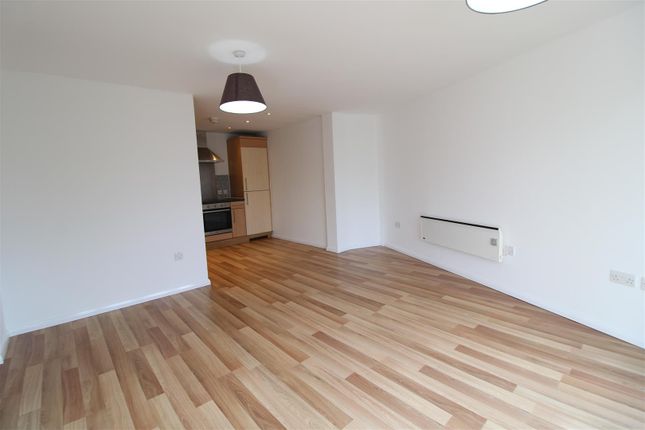 Apartment 14, The Ironworks, Birkhouse Lane, Paddock photo 3
