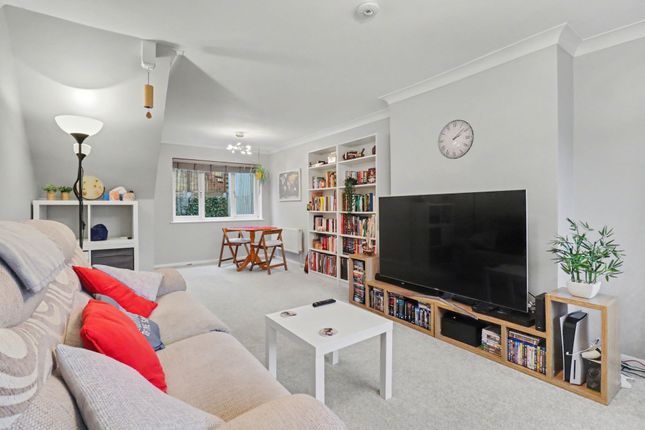 34 Estridge Close, Southampton photo 2