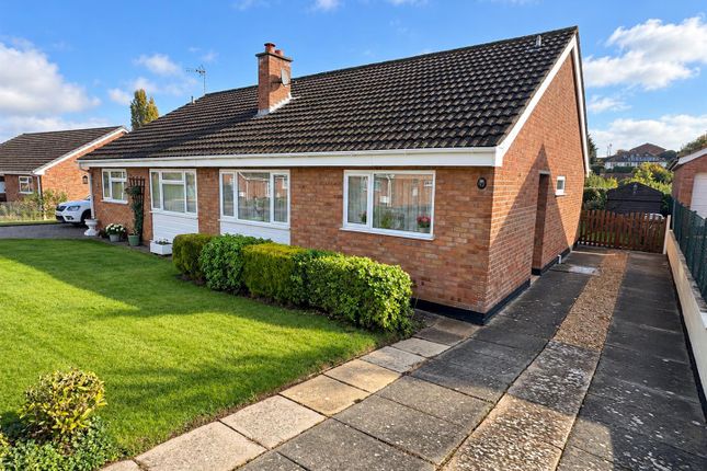 2-bed bungalow on Brookside, Newent, £279,950