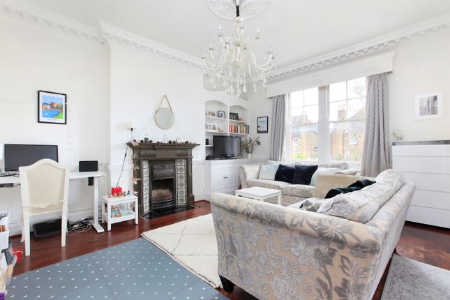 Flat for sale in Wexford Road, Wandsworth Common, London