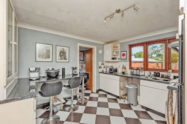 2, Chestnut Place, Weymouth photo 4