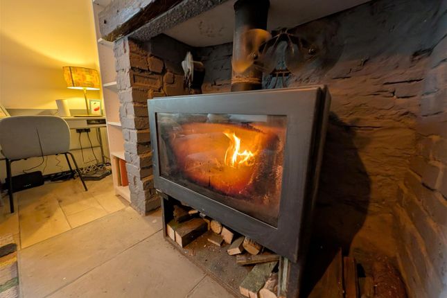 Snug Lounge