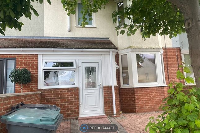 Thumbnail Terraced house to rent in Kings Drive, Gravesend