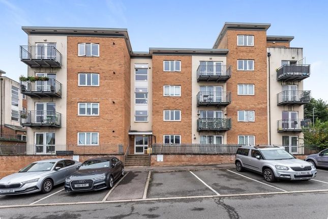 Flat to rent in St. Hughs Avenue, High Wycombe