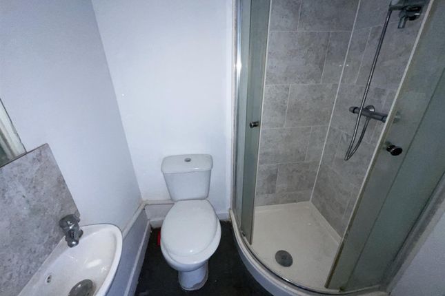 Room 31, 136 Sunbridge Road, Bradford photo 4