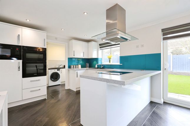 8, Briars Gardens, Kidderminster photo 3