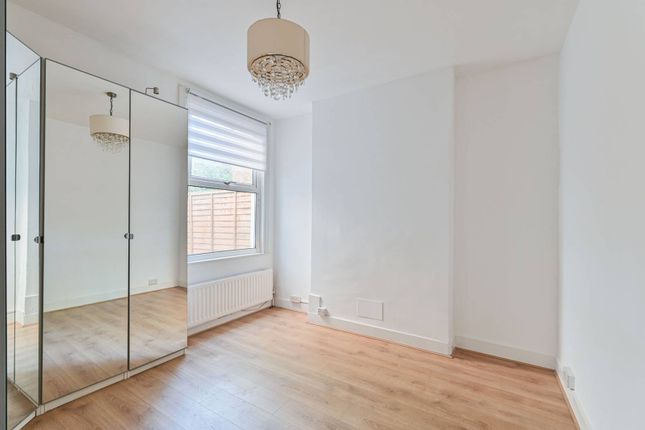 24a Byegrove Road photo 3