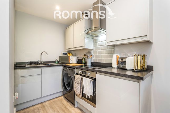 Flat 5, 4, The Carronades, Southampton photo 3