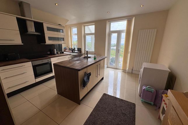 81, Highfield Terrace, Bradford photo 3