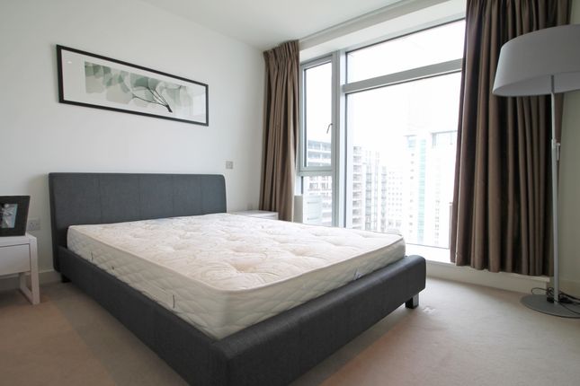 Flat 1501,, West Tower, 1 Pan Peninsula Square photo 4