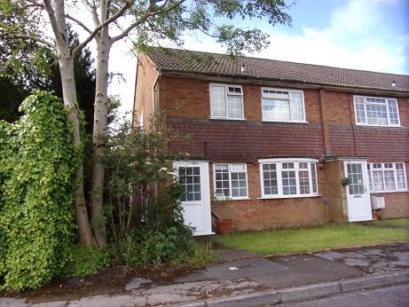 Thumbnail Flat to rent in Bartlett Road, Westerham