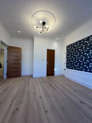 28, Sydney Grove, London photo 5