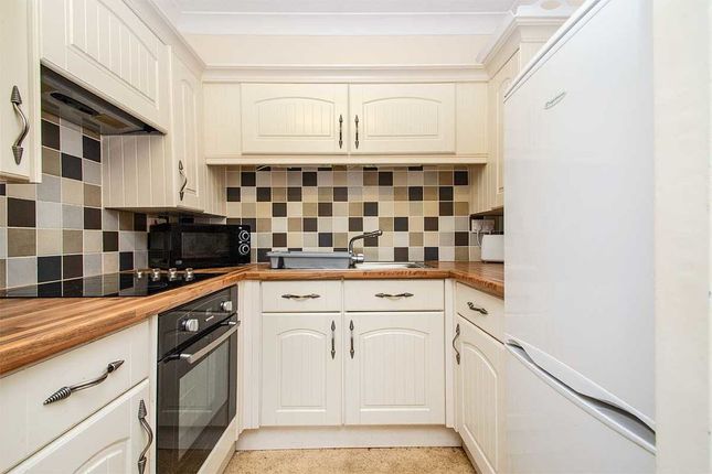 34 Homelodge House, Castle Dyke, Lichfield photo 3