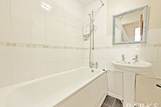 Flat to rent in Windsor Lodge, 26-28 Third Avenue, Hove, East Sussex