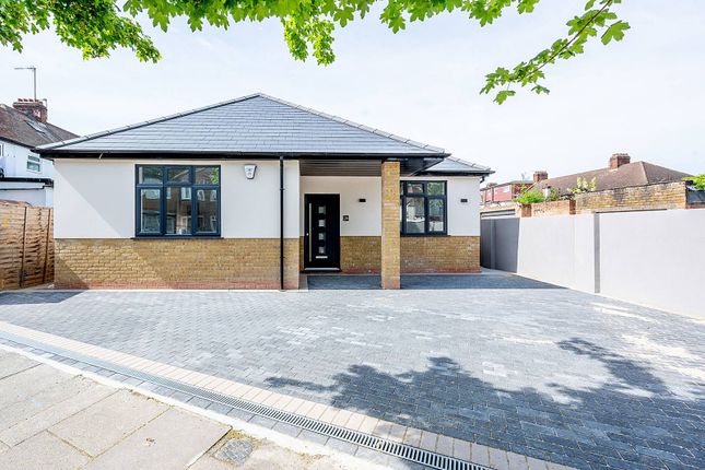 Thumbnail Bungalow to rent in Brentmead Gardens, Park Royal, London