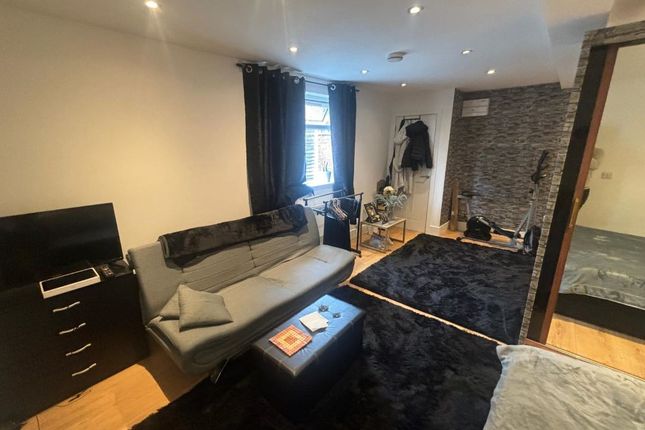 32, Pool Road, Leicester photo 4
