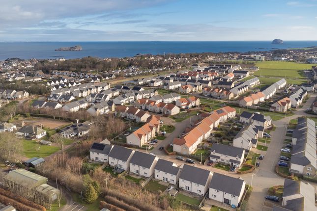 26, Douglas Marches, North Berwick photo 3