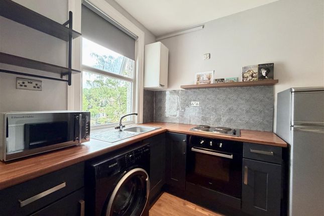 Flat 3, 39, Brighton Road, Purley photo 4