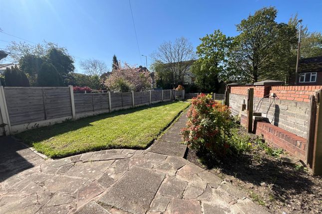 164, Newmarket Road, Ashton-Under-Lyne photo 3