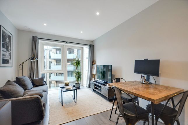 Juniper Drive, London photo 4