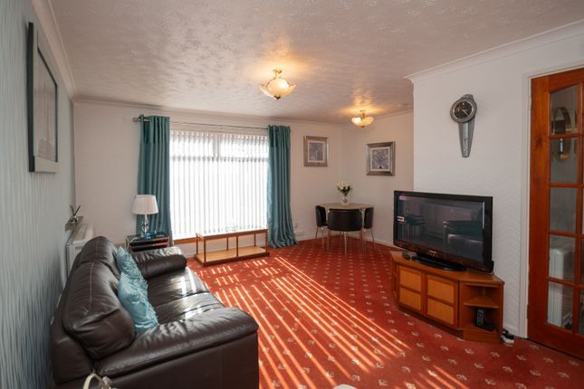 33, Ashiestiel Court, Cumbernauld photo 2