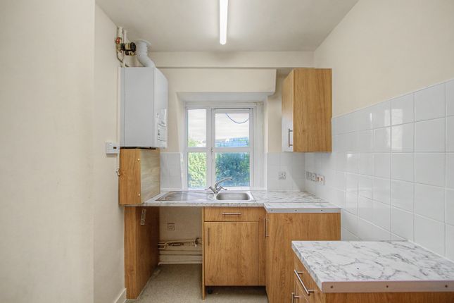 Flat 60A, London photo 4