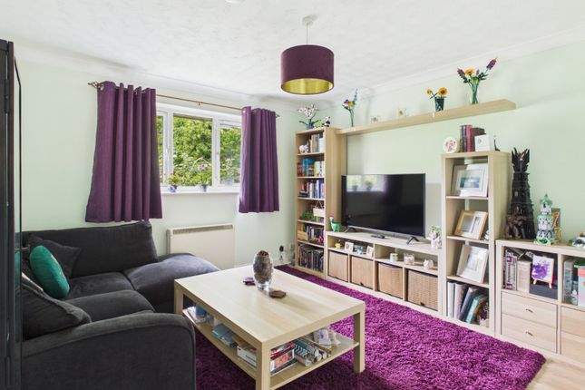 6 Winchester Court,, London Road, High Wycombe photo 2