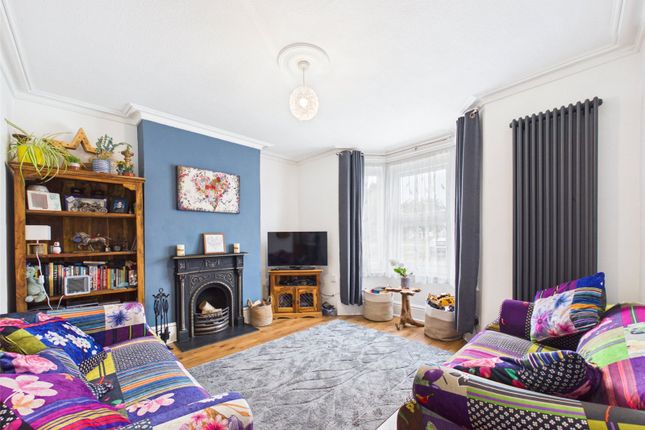 88, Eastern Avenue, Gloucestershire photo 2