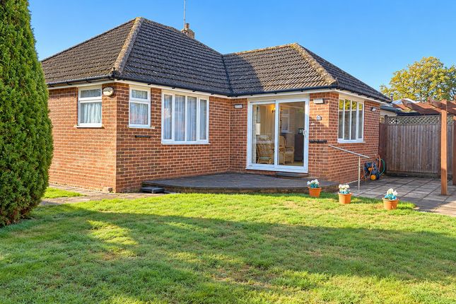 30, Halfpenny Close, Guildford photo 2