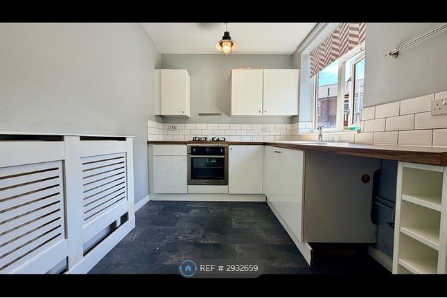Josephine Drive, Swinton, Manchester photo 5