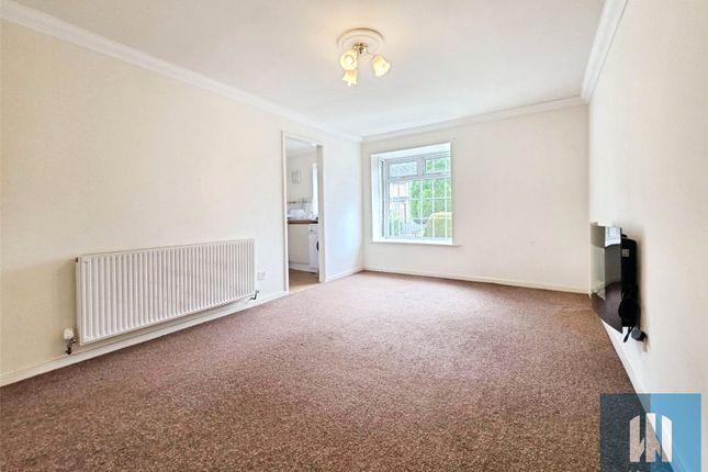 138, Park Lea, Huddersfield photo 2