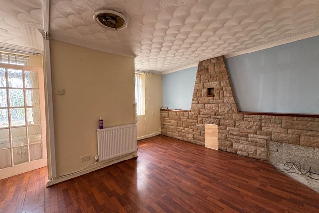 168 High Street, Merthyr Tydfil photo 2