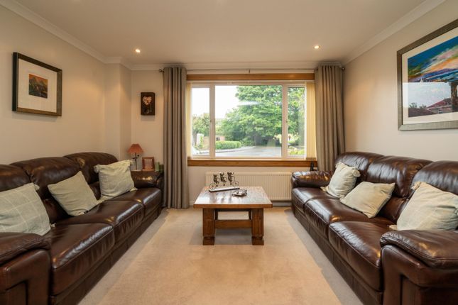 20, Cherry Tree Park, Balerno photo 2