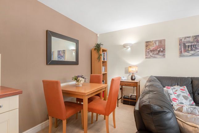 6 White Hart Mews, Alrewas, Staffordshire photo 4