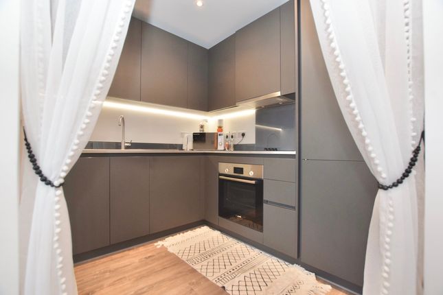 Flat for sale in Headwater Point, London