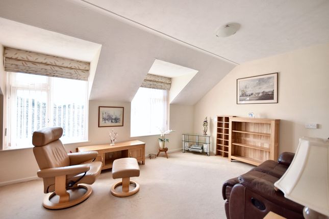 Flat 36, Rowan Mead Henbit Close, Tadworth photo 4