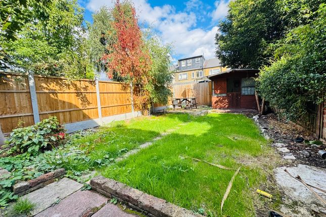 12, Cumberland Road, London photo 3